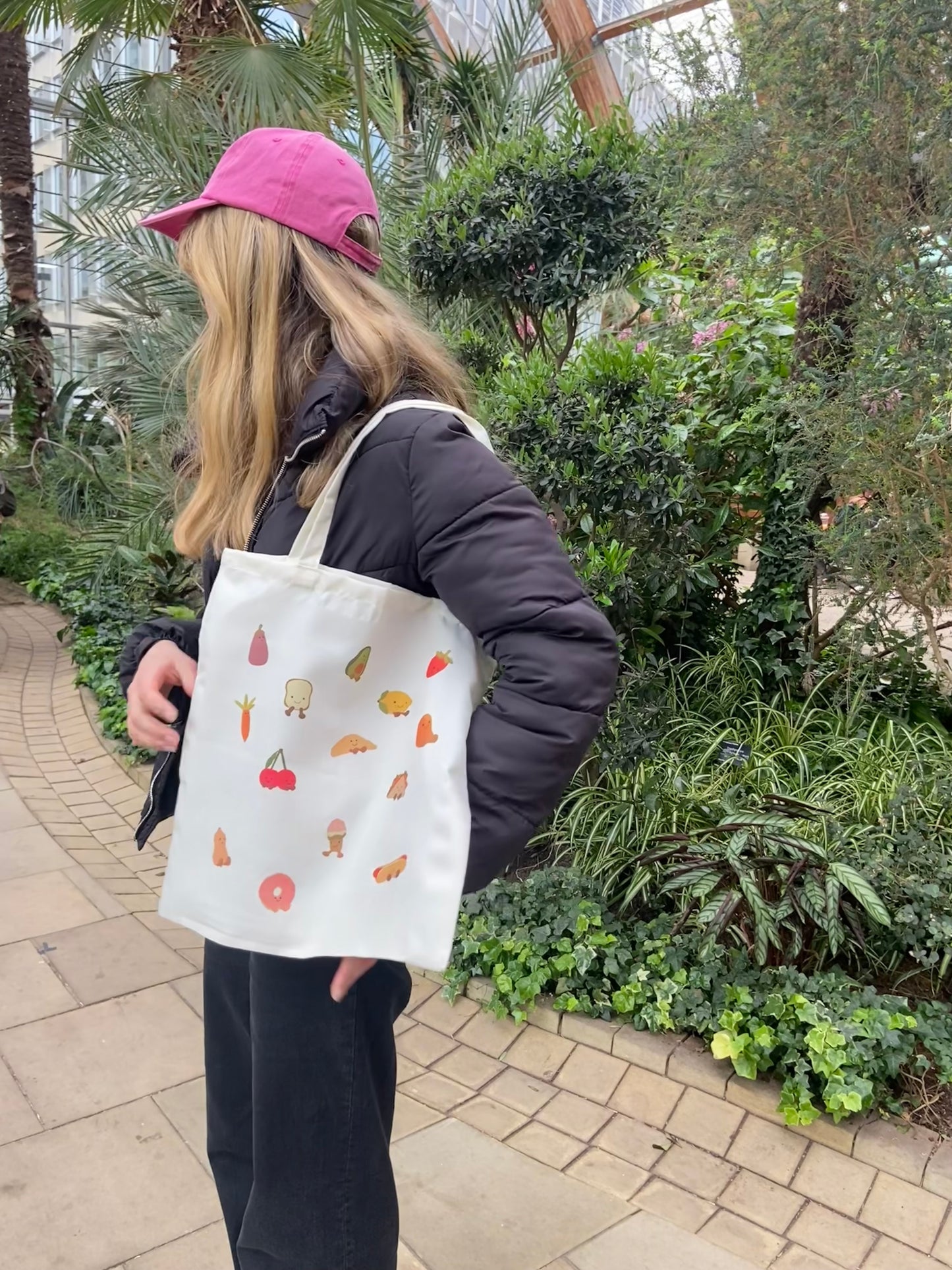 Food cuddly toy tote bag. Cream
