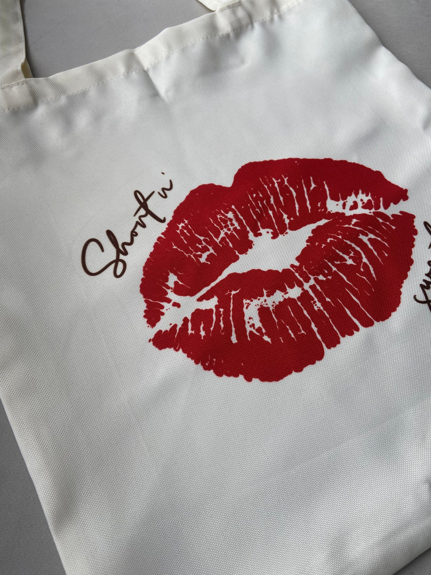 Lipstick tote bag. Short n sweet. Cream