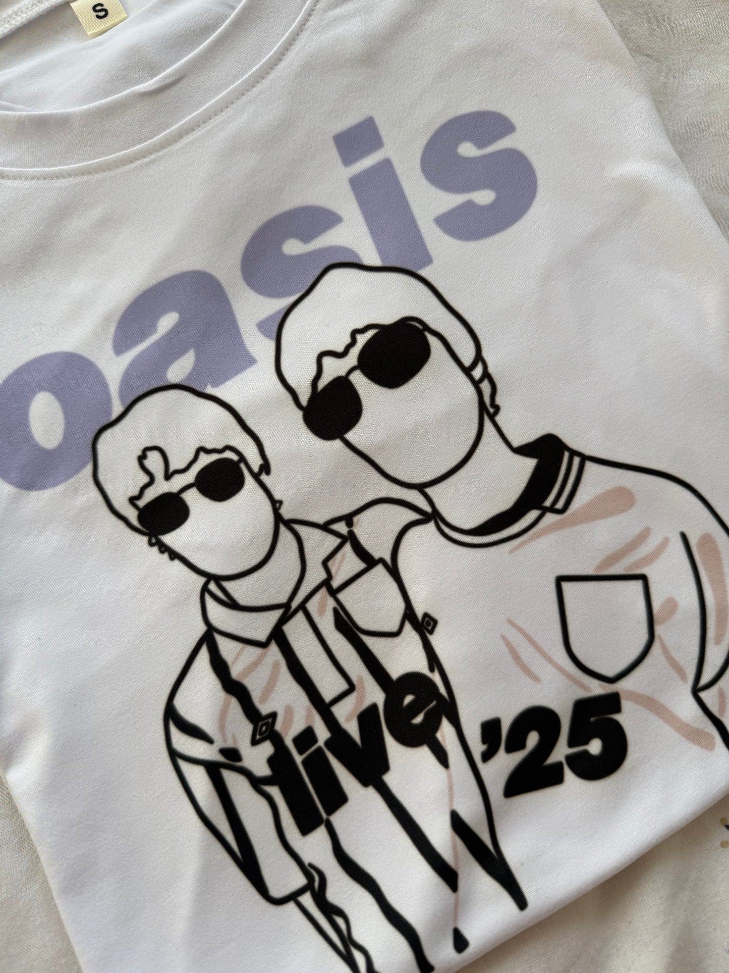 Live ‘25 T-shirt. Oasis tour 2025 inspired
