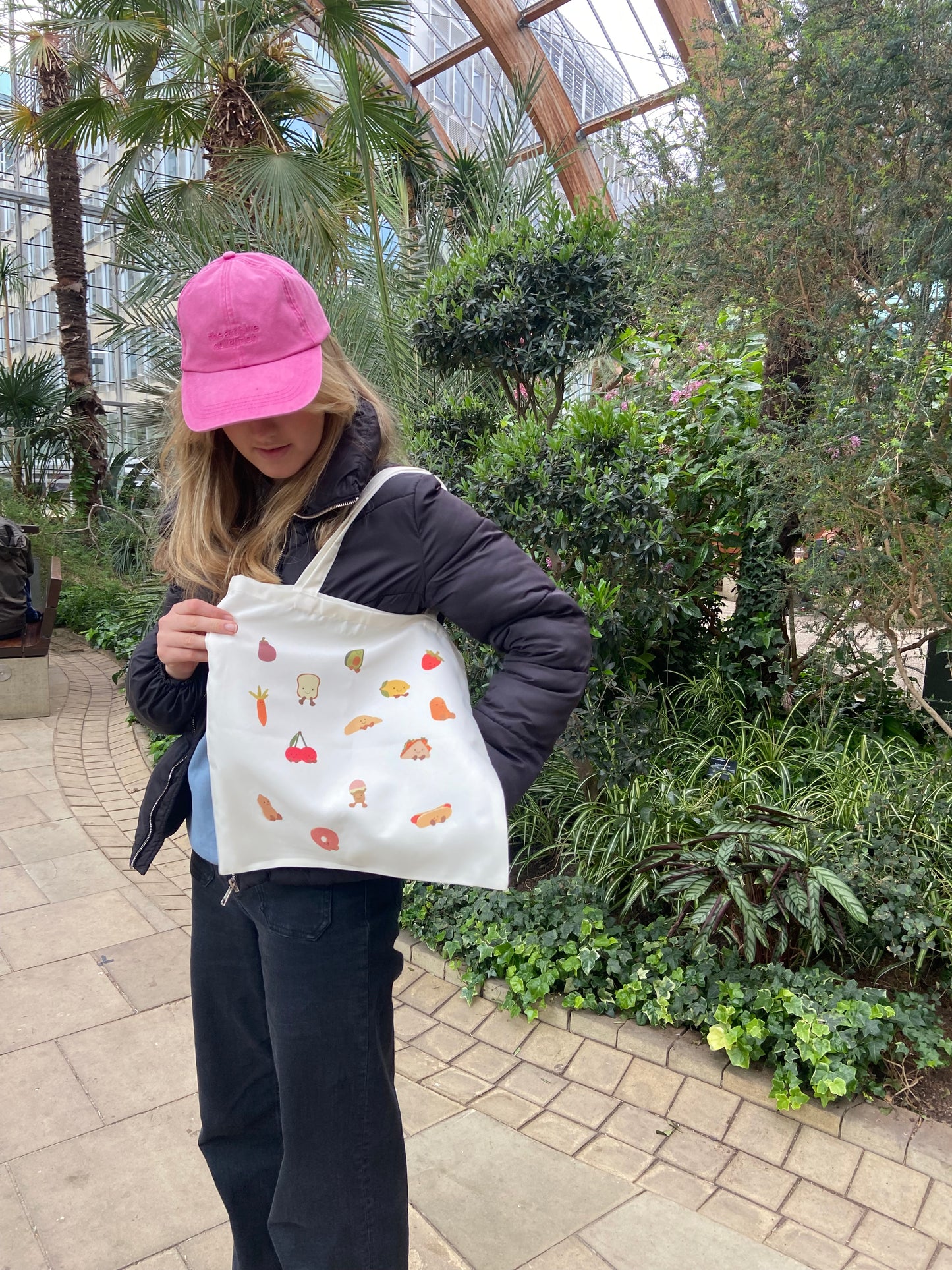Food cuddly toy tote bag. Cream