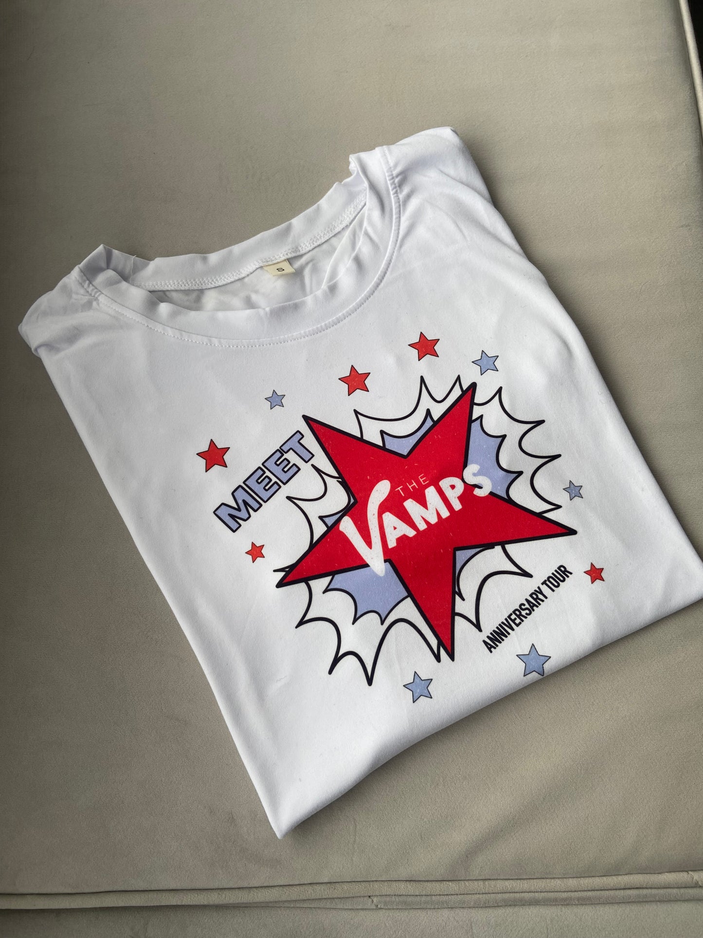 Meet The Vamps anniversary T-shirt. Tour T-shirt